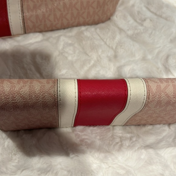 Michael Kors Pink Large Tote Bag and Matching Wallet - Picture 8 of 11